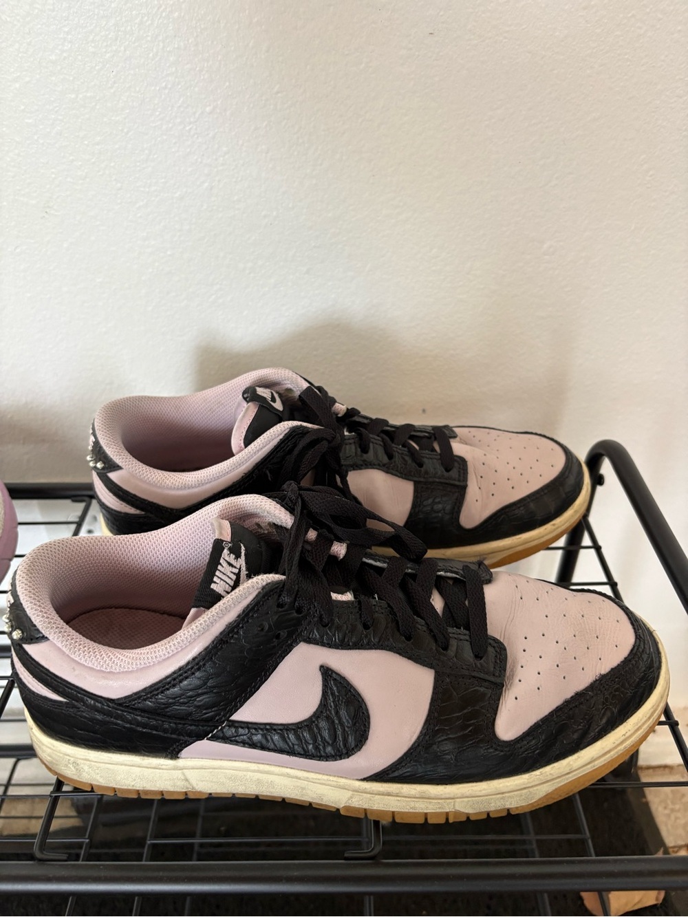 Nike Low-Top Sneakers in Black and Light Pink with Gold-Toned Sole